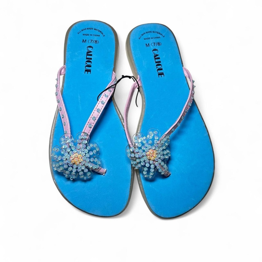 Women’s NWT vintage Y2K Calique Blue and pink beaded shimmer floral flip flops
